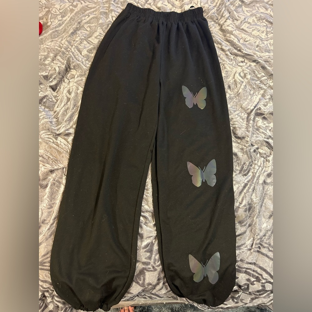 Cropped leg reflective butterfly design sweatpants